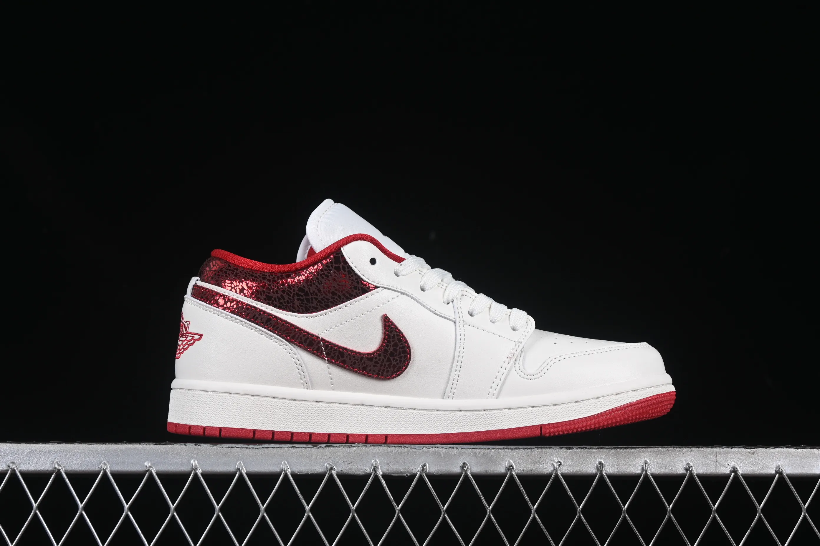 All categories Air Jordan Jordan series basketball shoes Air Jordan 1 Low Air Jordan 1 Low AJ1 Joe 1 white and red low-top cultural and casual sneakers HJ9338-106